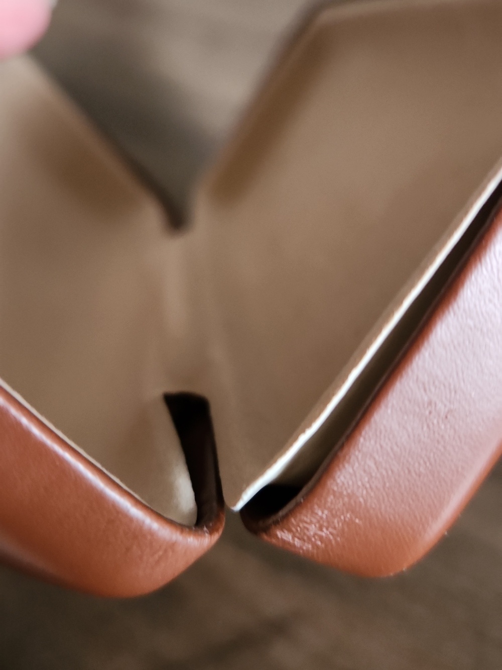 Longchamp Hard Shell Glasses Case - Picture 4 of 10